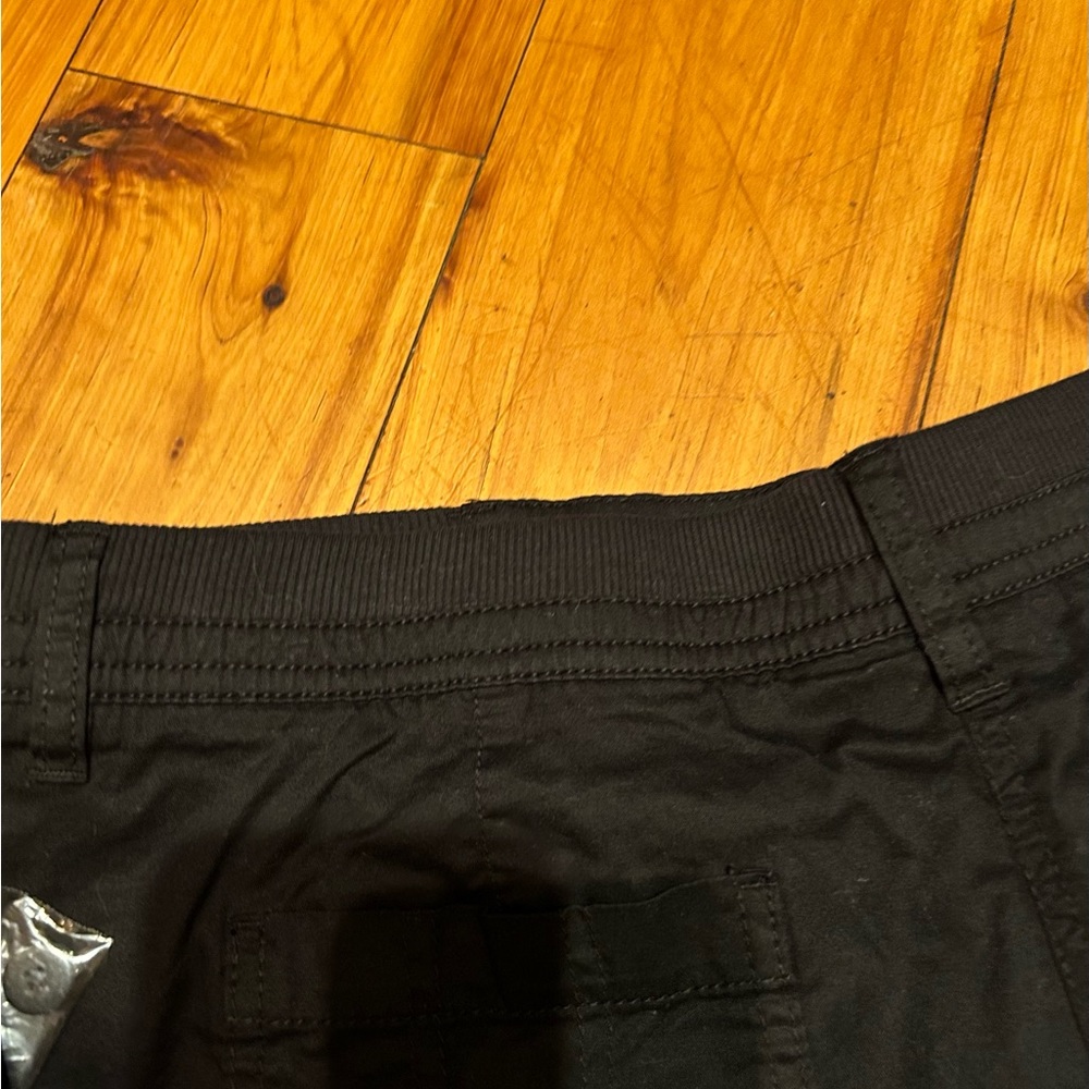 Women’s Shorts by Kim Rogers 🍎 - Picture 5 of 6